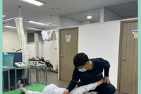 어께 통증 어르신 도수치료